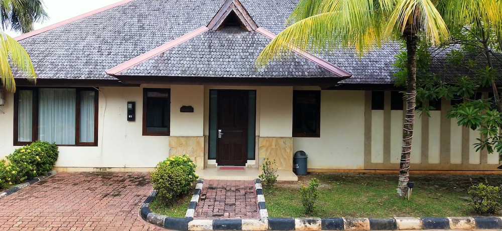 Town House Bukit Damai Indah Hotel and Residence 39/49