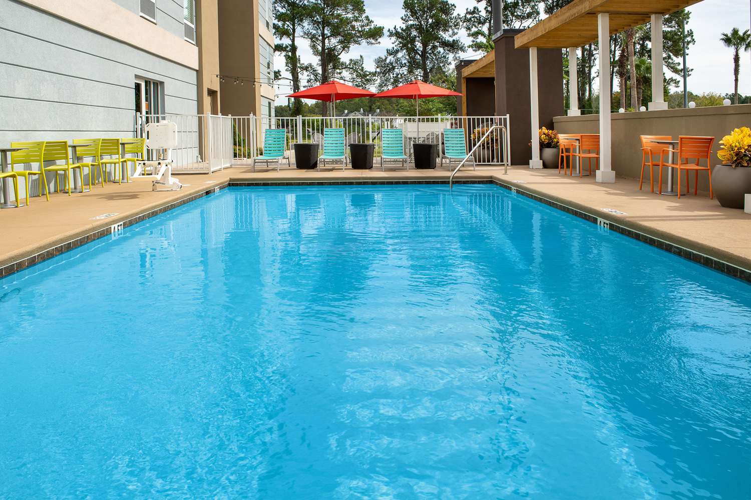 Home2 Suites by Hilton Lake City (Ex Red Roof Inn) 4/18