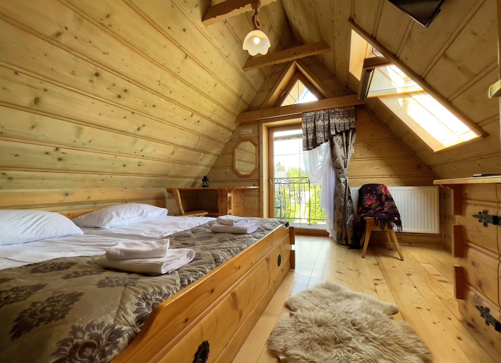 2 BEDROOMS, COMFORT, VALLEY VIEW, BALCONY