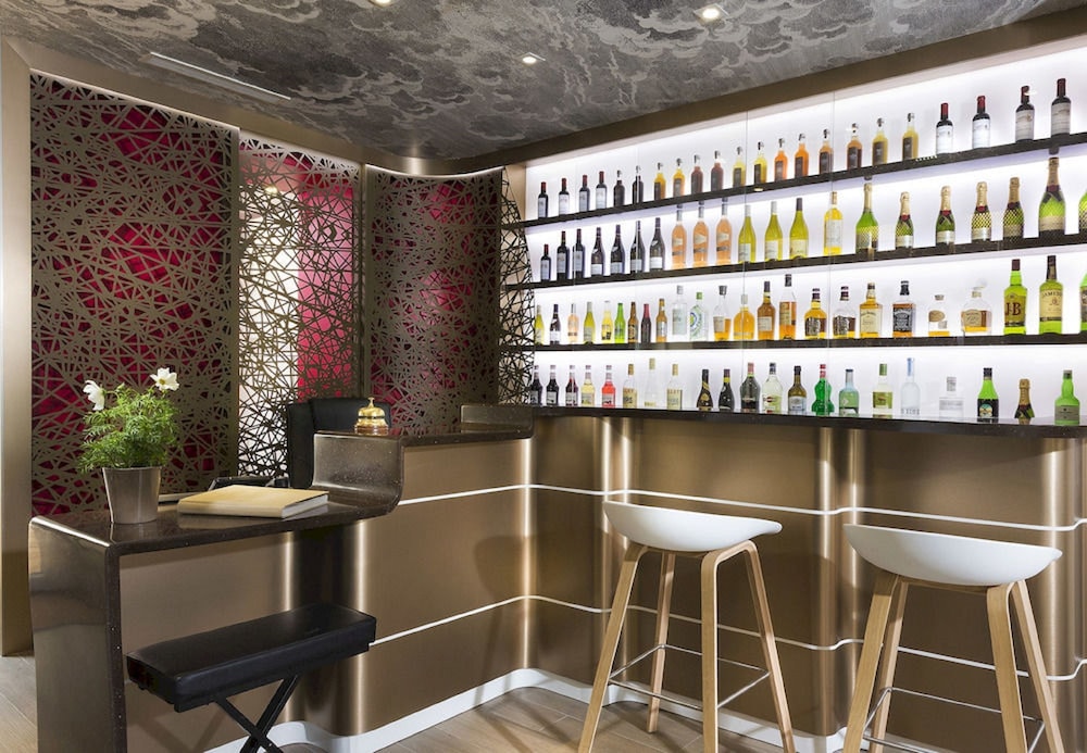 Hotel Eiffel Segur 12/69