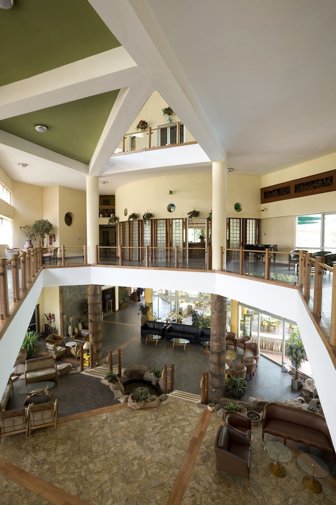 GOLF COURSE HOTEL 37/42