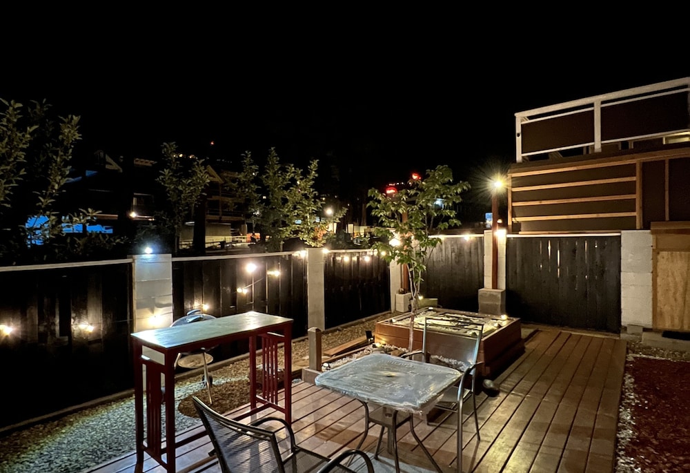 Tea Garden Lodge 47/49