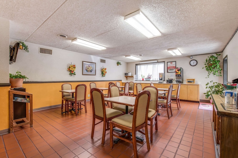 Econo Lodge Eden, NC 26/29