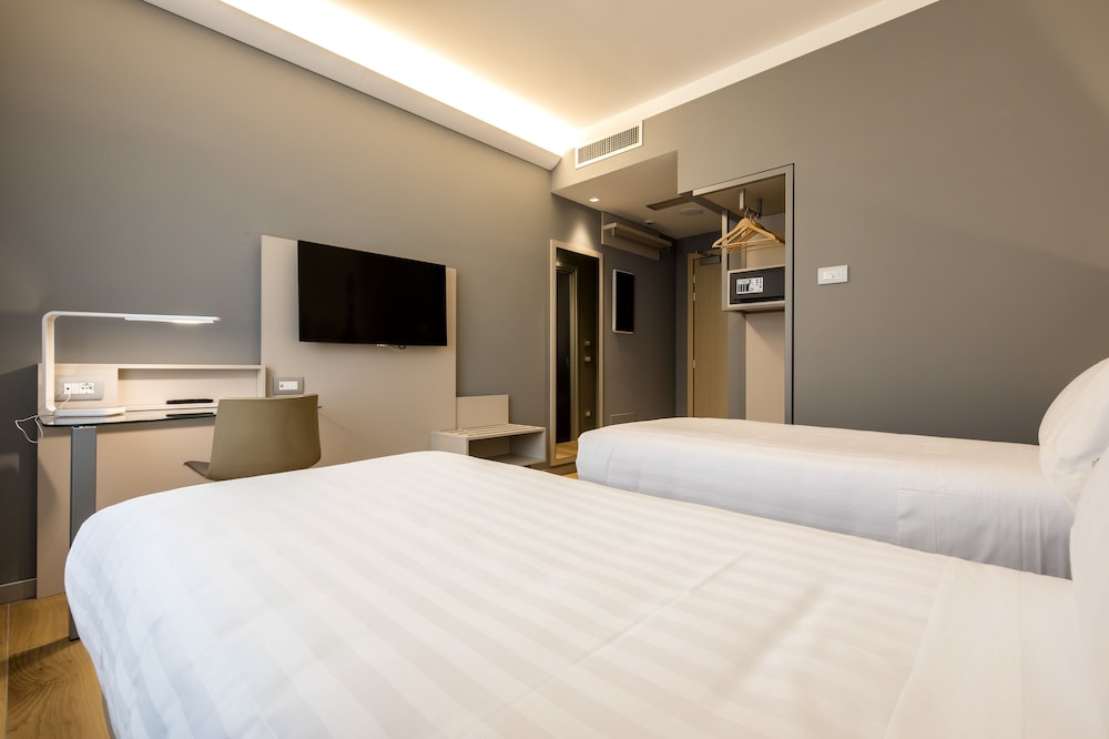 43 Station Hotel 31/61