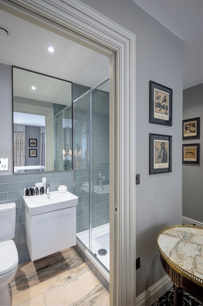 No 30 Knightsbridge 48/53