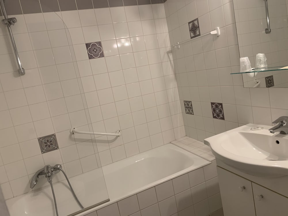 Trianon Hotel 31/36