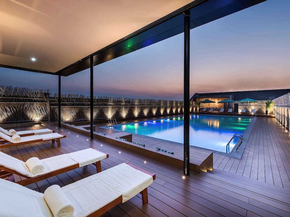 NOVOTEL SHANGHAI CLOVER 45/73