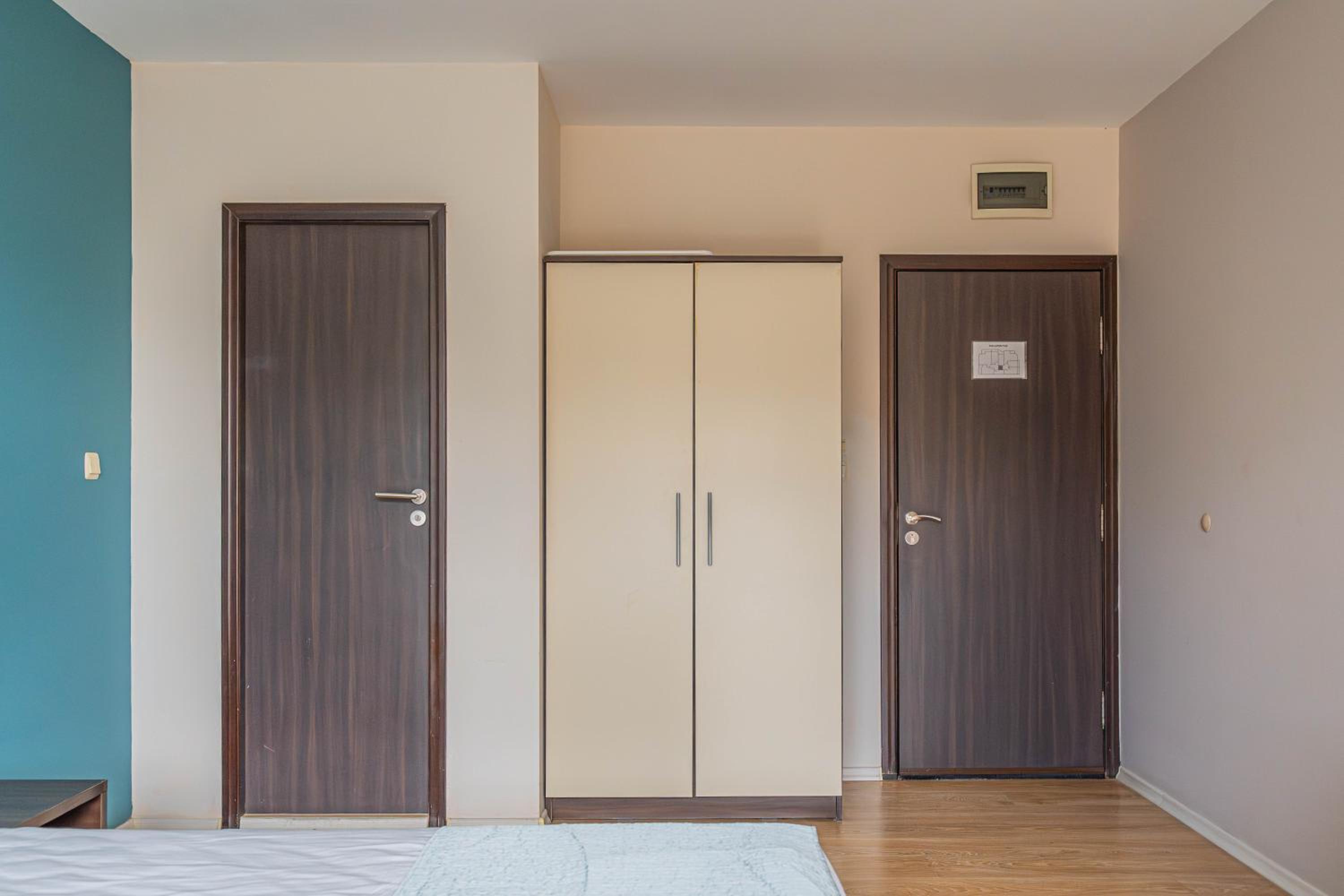Room, Twin Beds, No Balcony
