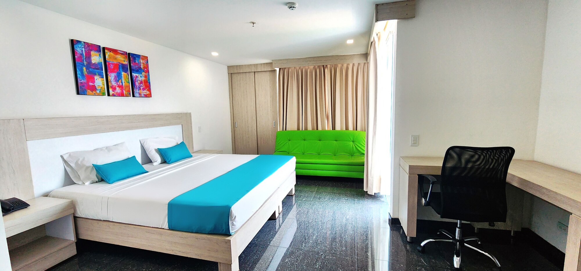 غرفة سوبيريور بسرير كينج مع أريكة، Hotel BE Suites Cali 4/10