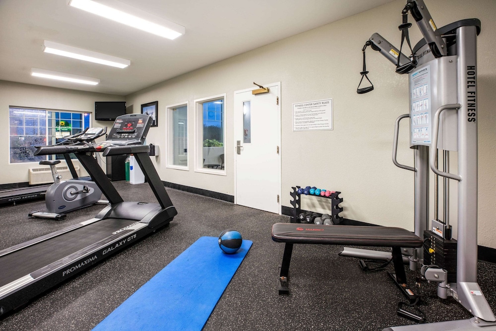 La Quinta Inn Suites By Wyndham Newport 24/40