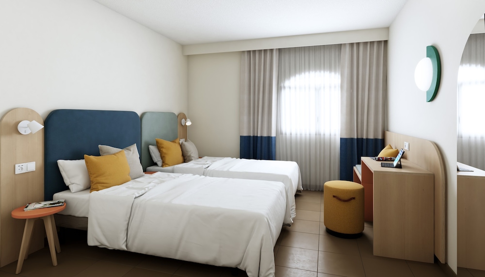 2 BEDROOMS, FAMILY SUITE