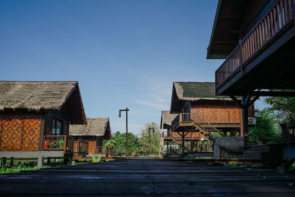 THE GEMALAI VILLAGE 5/30
