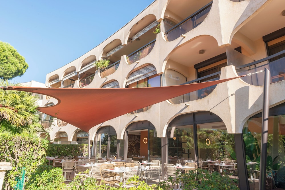 Bahia Hotel 1/50