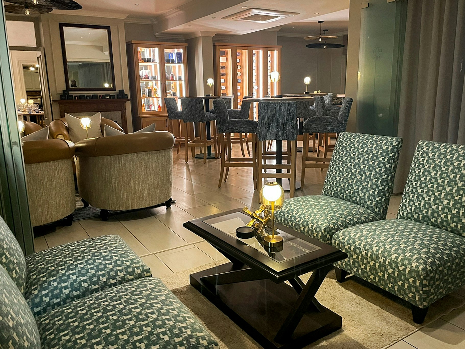 10 2nd Avenue Boutique Hotel 29/56