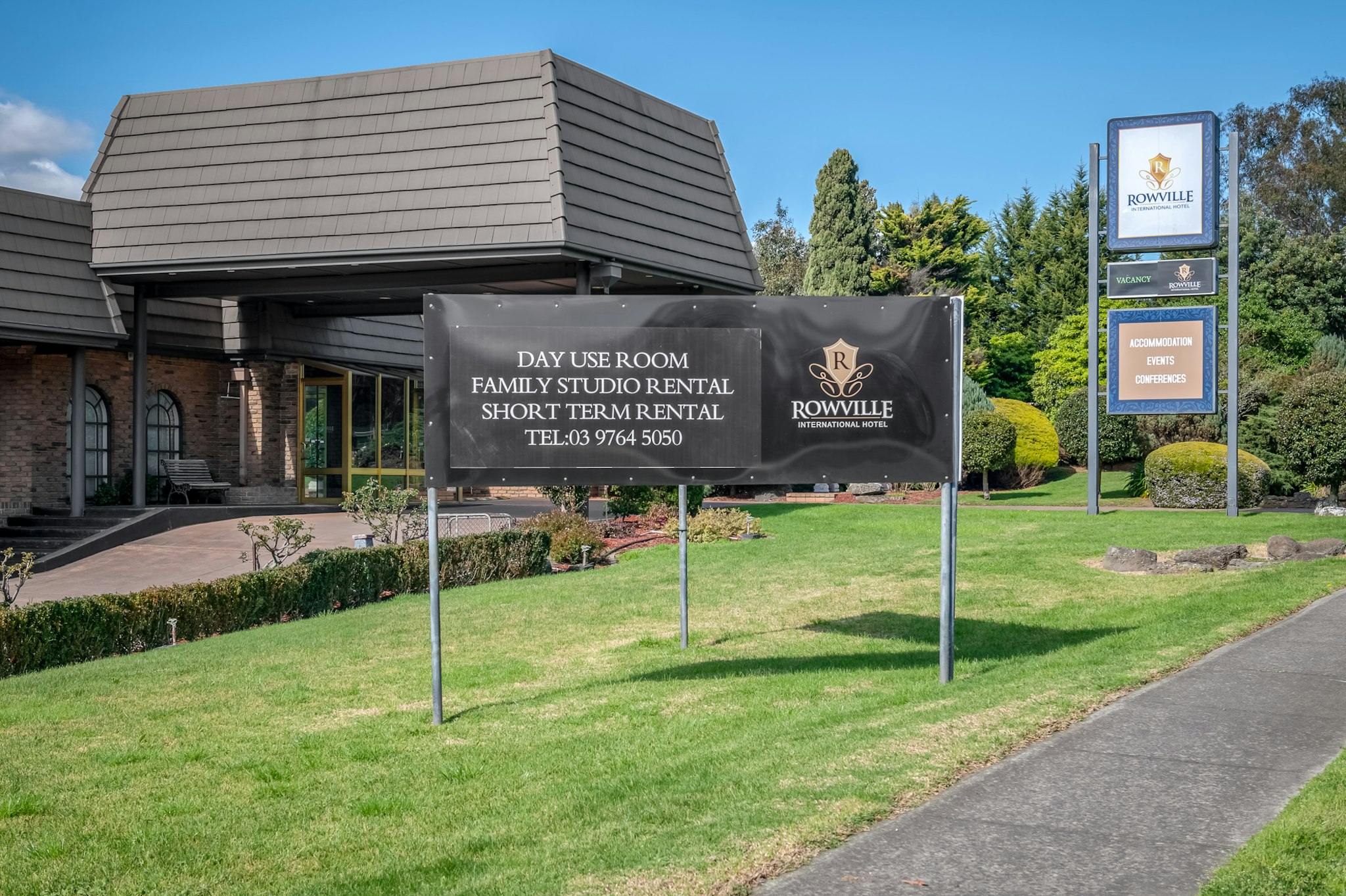 ROWVILLE INTERNATIONAL HOTEL 44/46