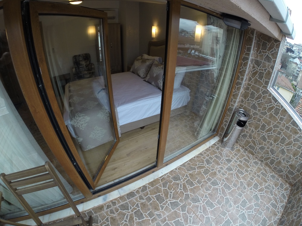 Meydan Suites 30/50