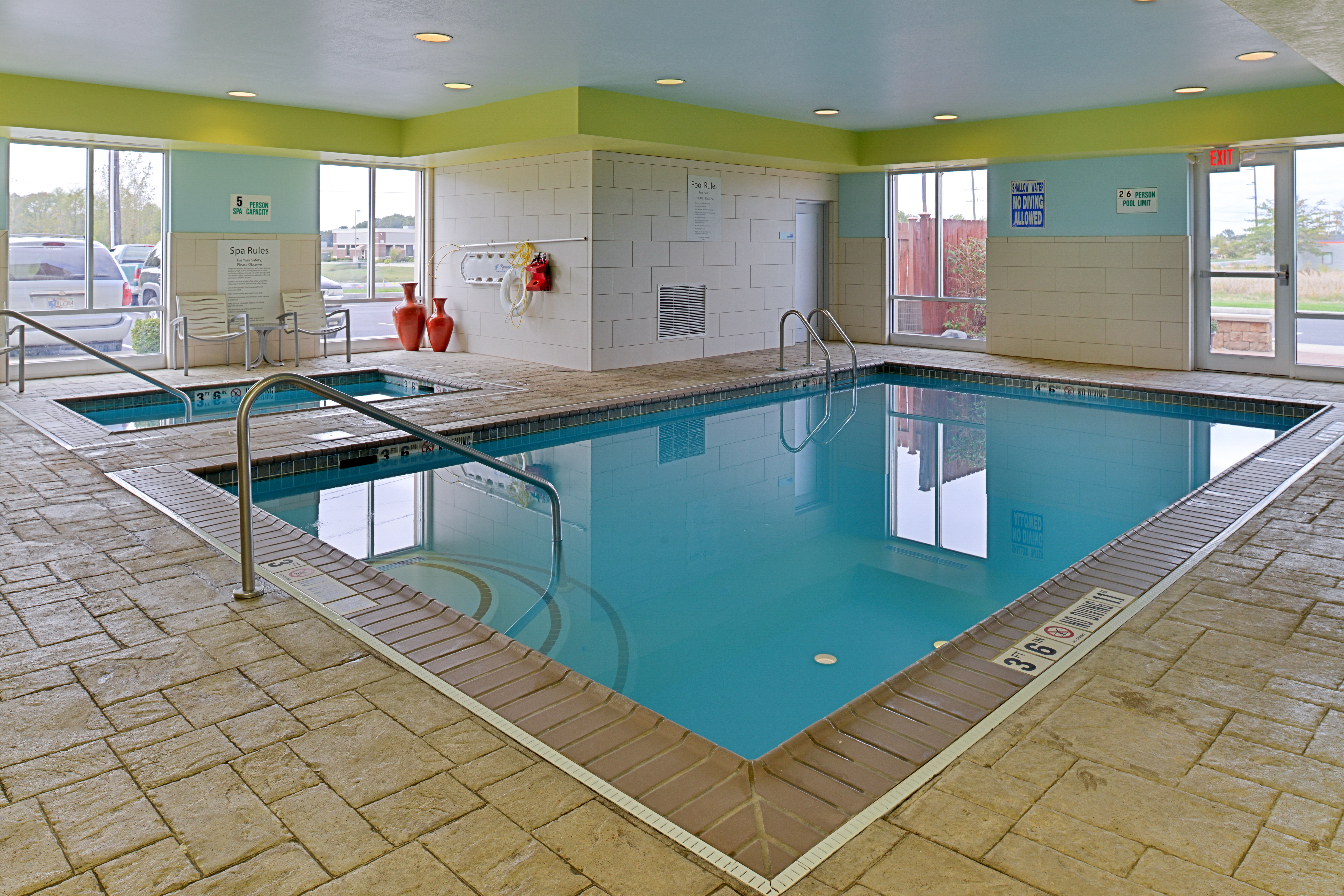 Holiday Inn Express Hotel and Suites Terre Haute 39/73
