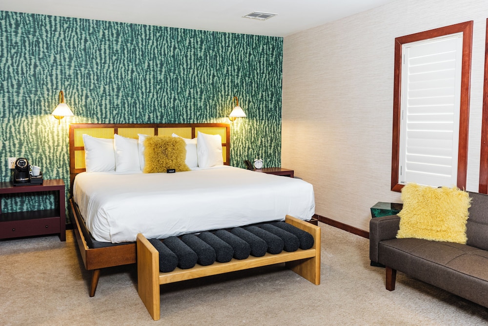 Daddy O Hotel 10/50
