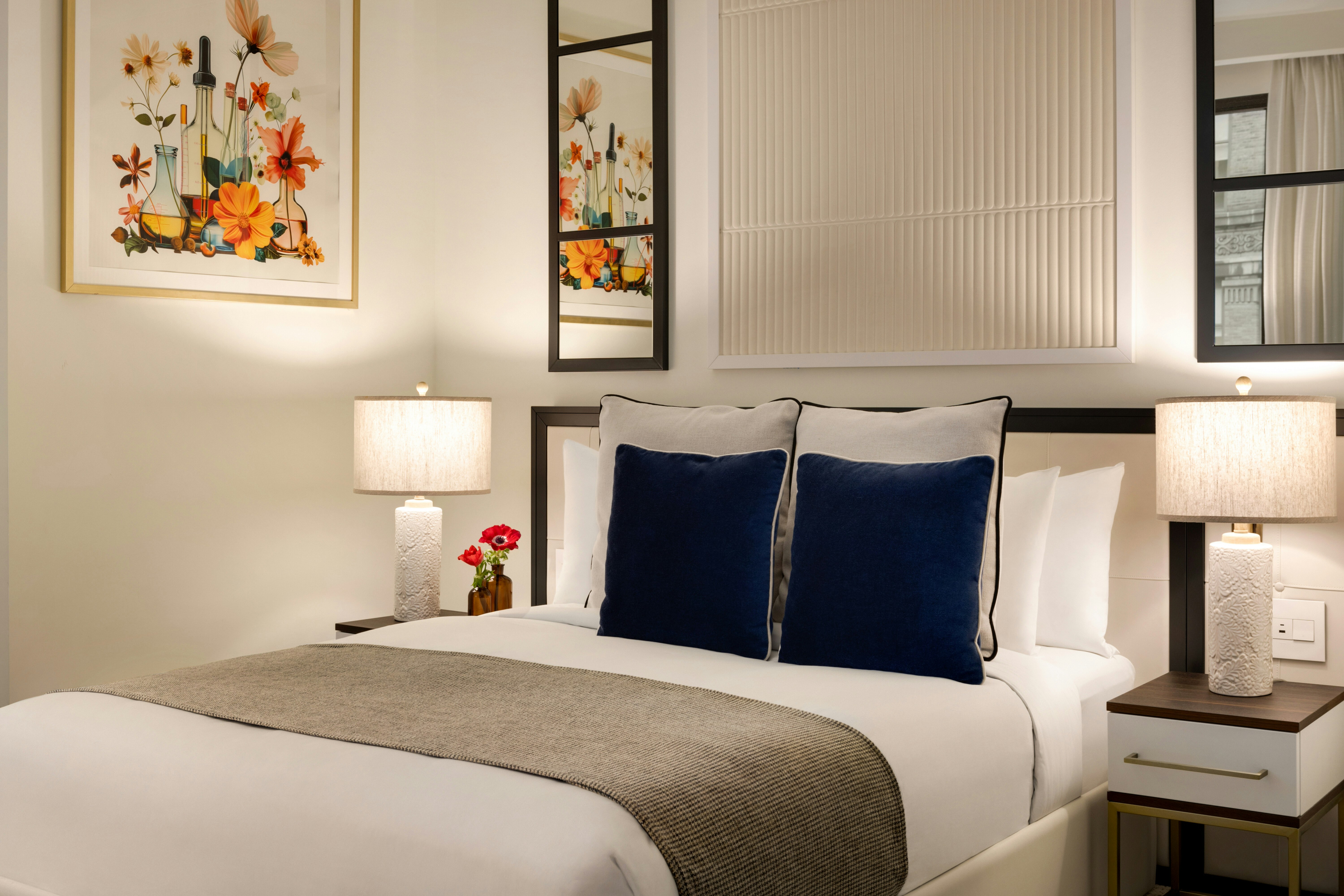 DELUXE, QUEEN BED