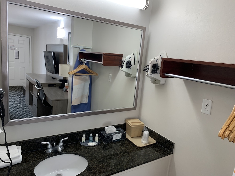 Quality Inn Gallatin-Nashville Metro 23/33
