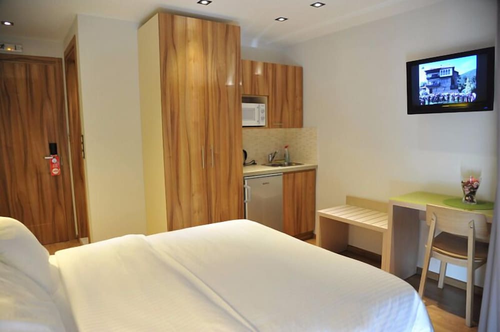 Elements Rooms & Apartments 10/23