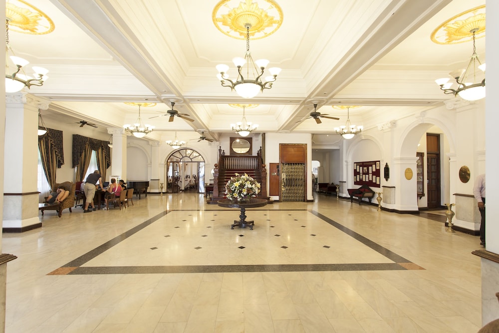 Queens Hotel 12/50