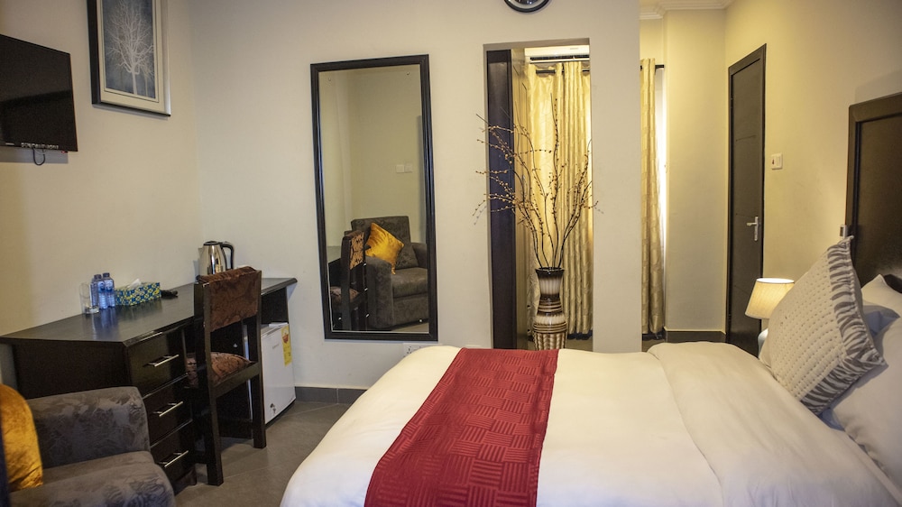 Ssnit Guest House 6/37