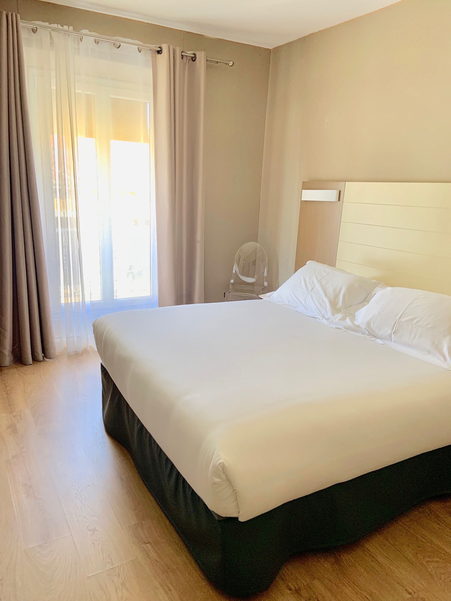 STANDARD, DOUBLE OR TWIN BED