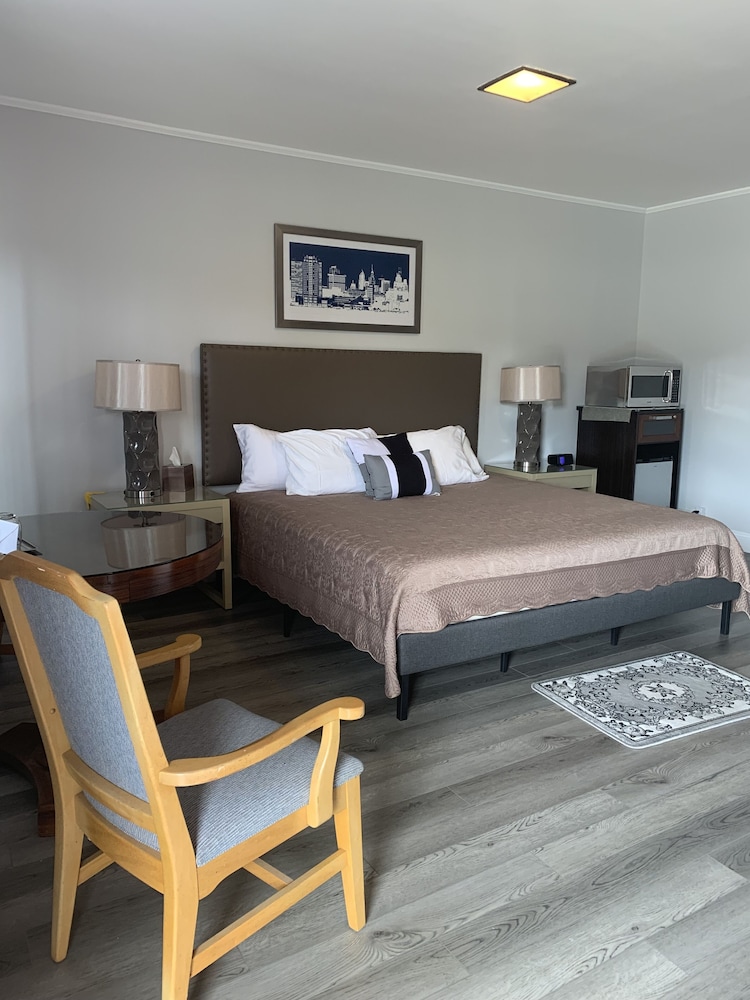 Vinehurst Inn And Suites 21/58
