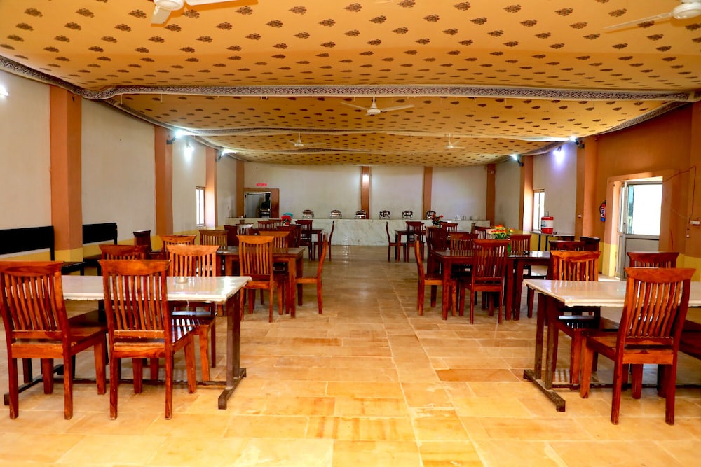 Sheesh Mahal Desert Camp 27/44
