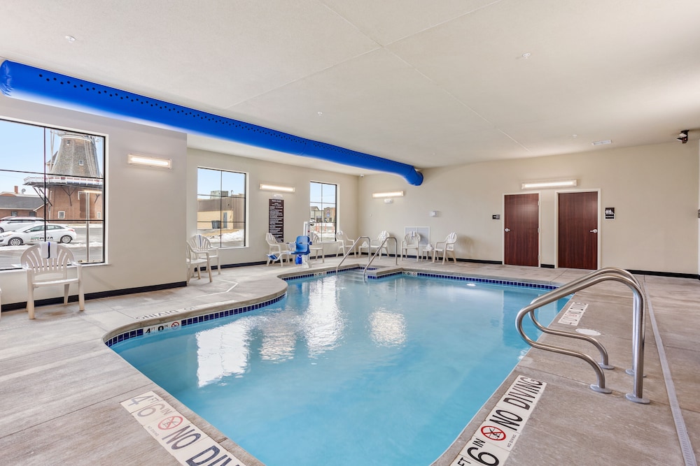 Cobblestone Hotel & Suites-Little Chute 3/48