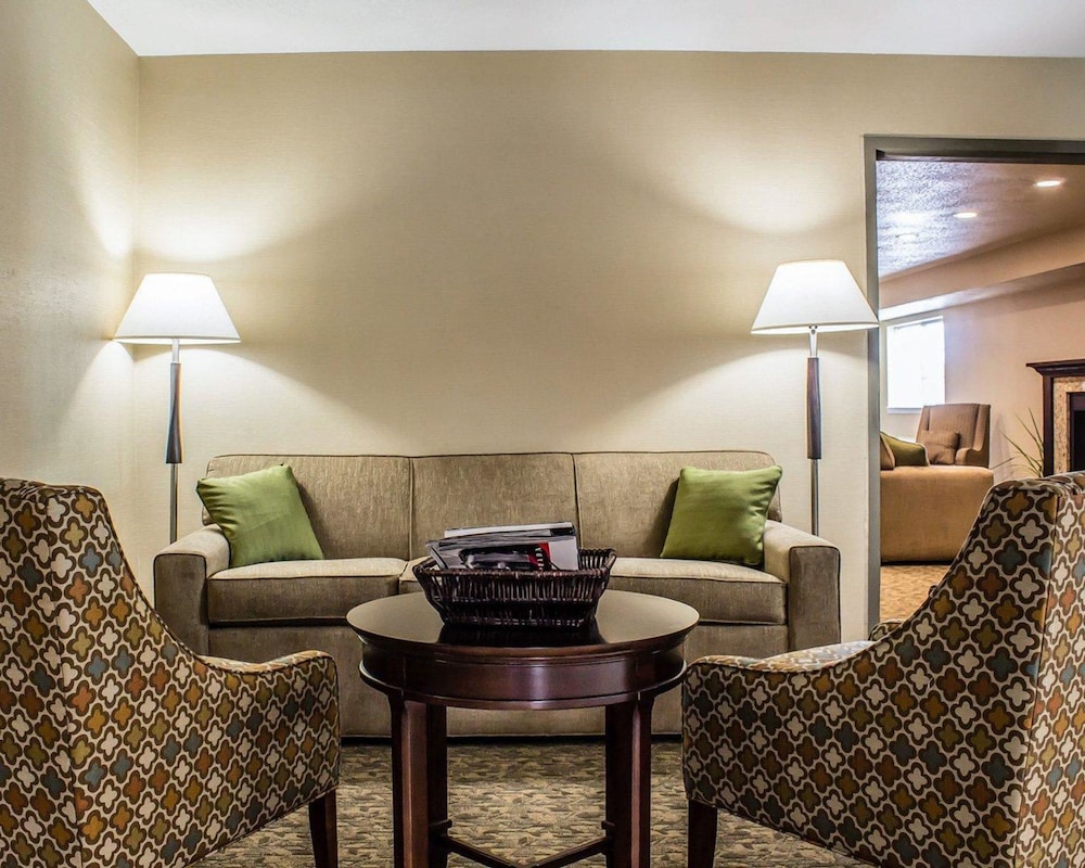 MainStay Suites Coralville - Iowa City 27/38