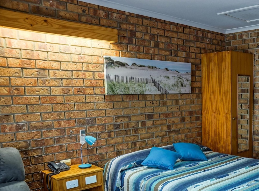 KADINA GATEWAY MOTOR INN 16/45