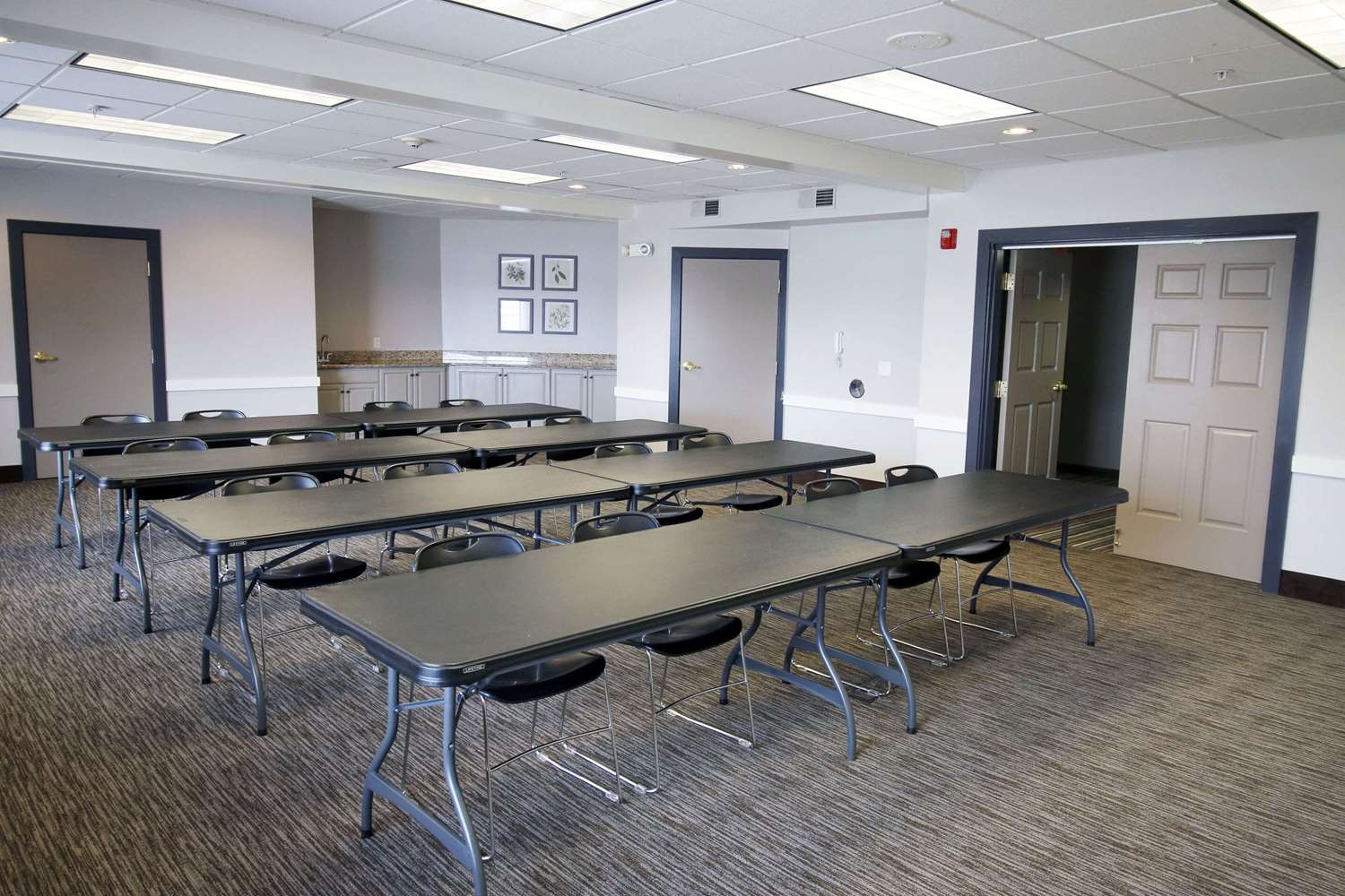 Country Inn and Suites by Radisson Council Bluffs IA 28/30