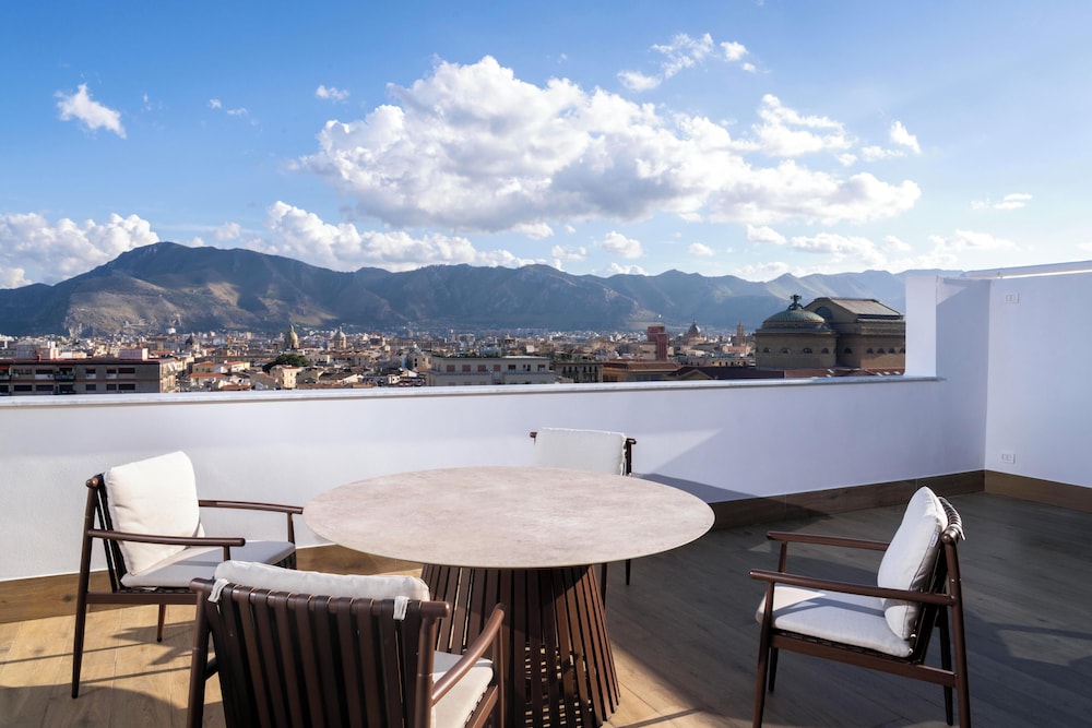 Skyline Boutique Hotel 45/50