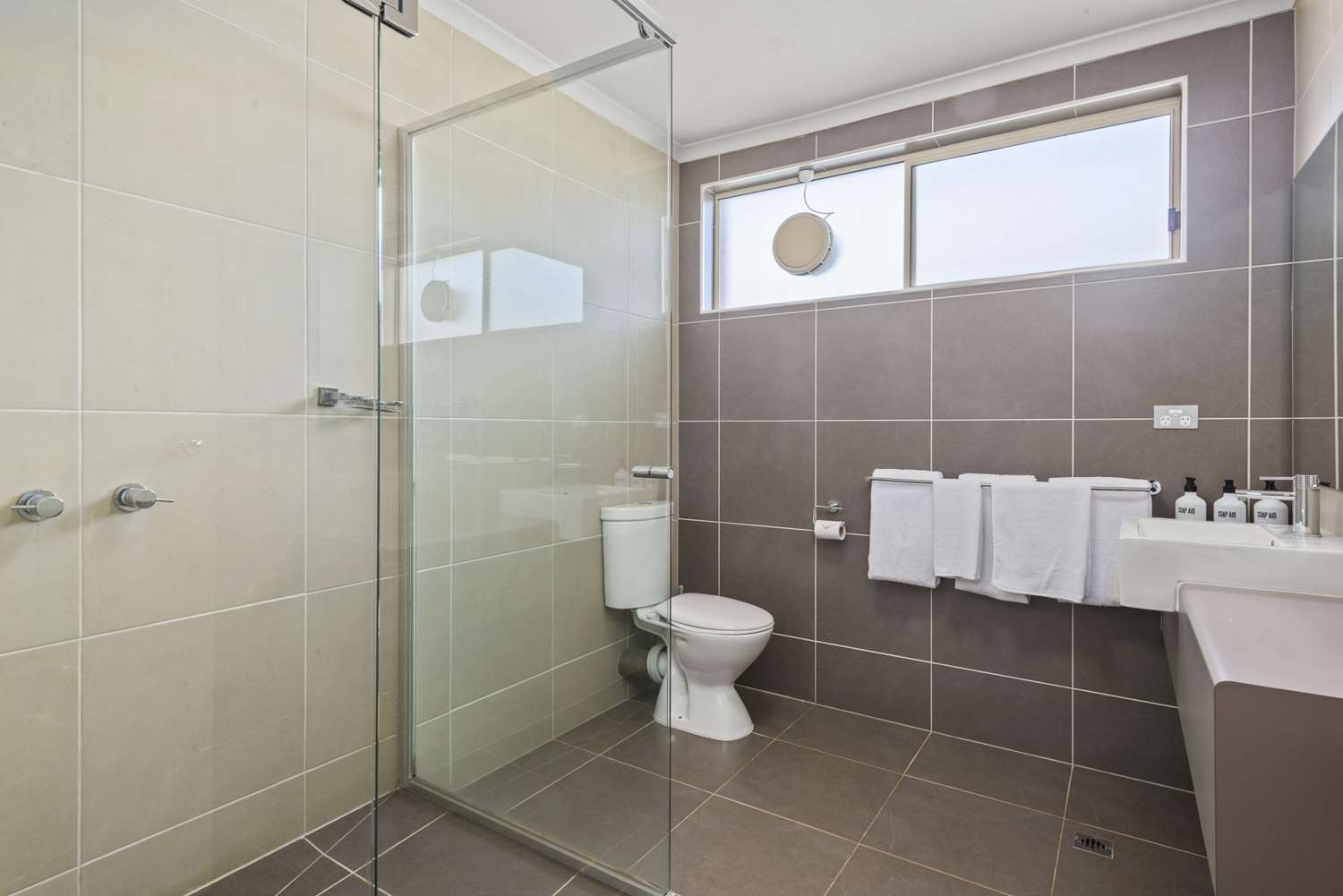 Comfort Inn Clubarham 22/23