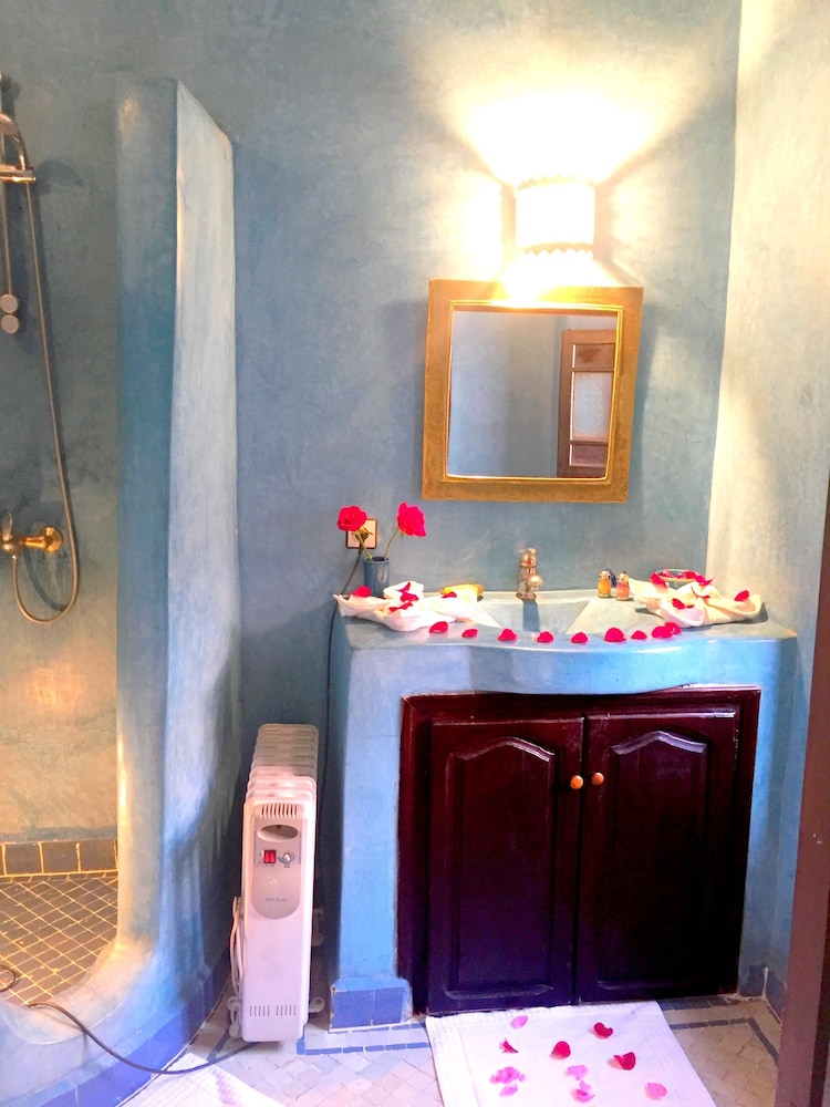 Riad Al Jana 7/50