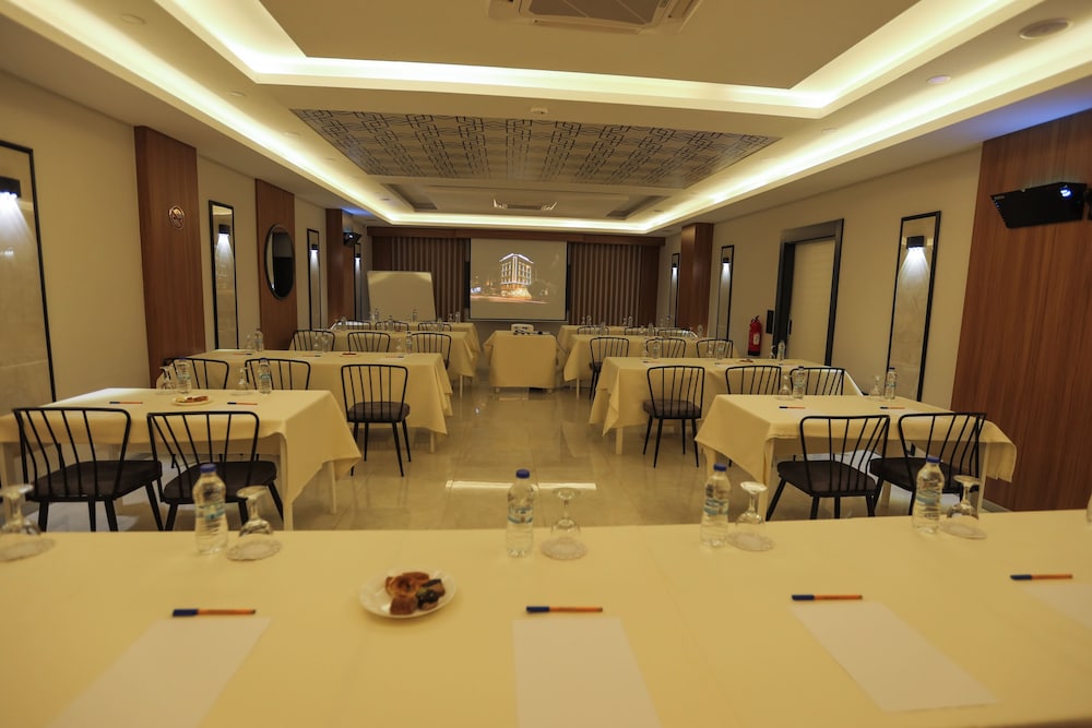 Antalya Business Hotel 50/54