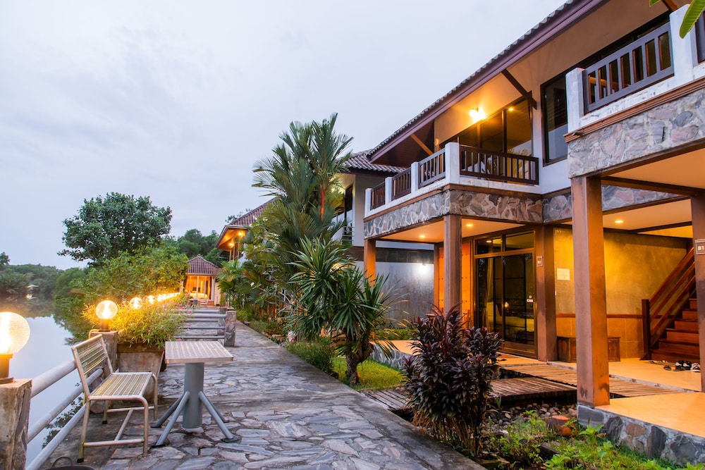 Baanrimnam Resort Trat 13/48