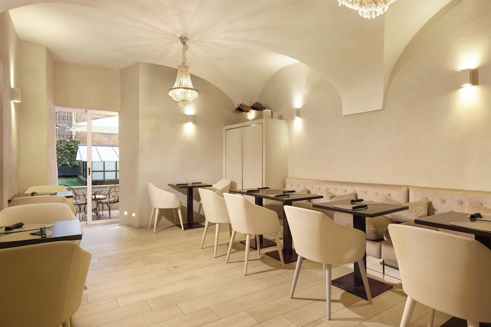 Terrace Pantheon Relais 58/71