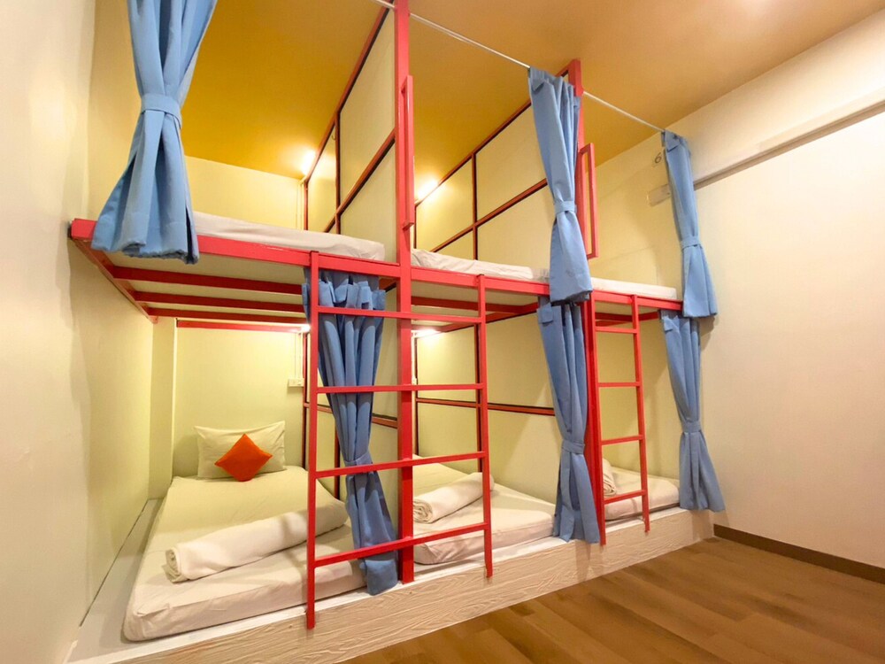 Sleepy Station - Hostel 49/57