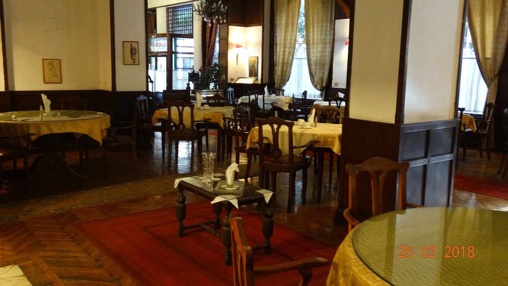 Carlton Hotel 36/49