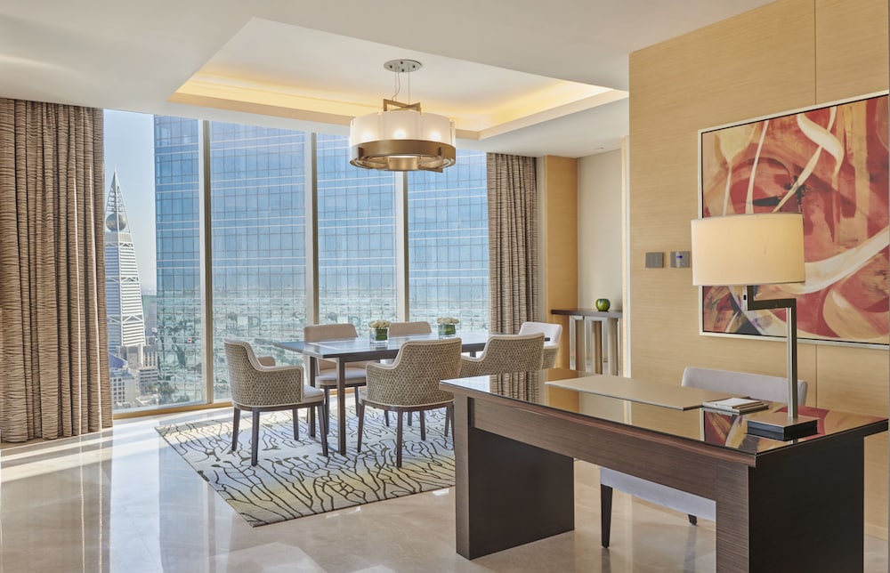 حياة ريجينسي(Hyatt Regency Riyadh Olaya) 57/75