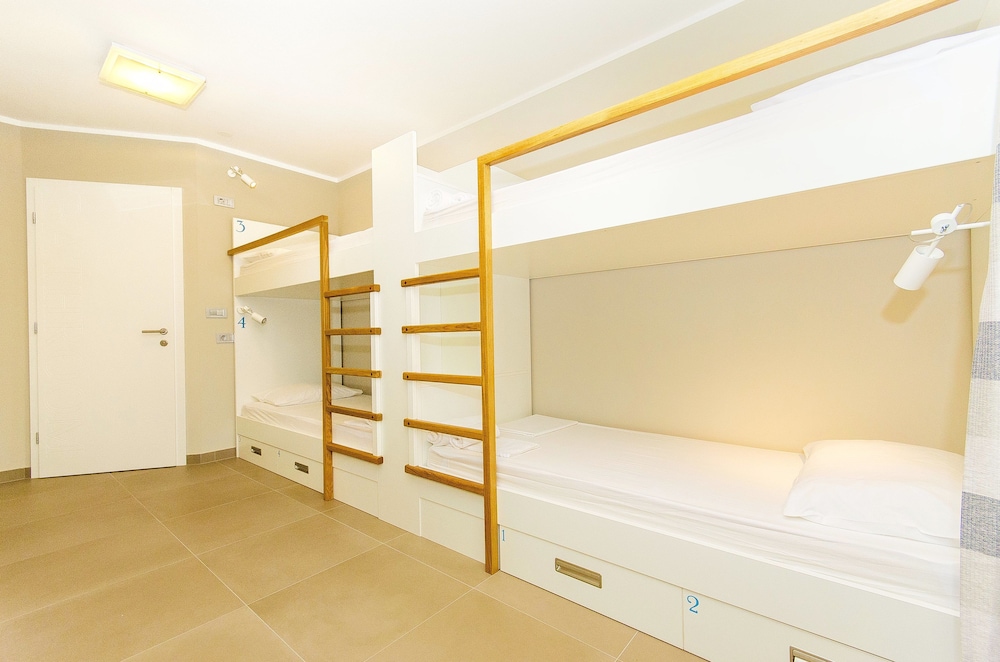Hostel Dvor 44/44