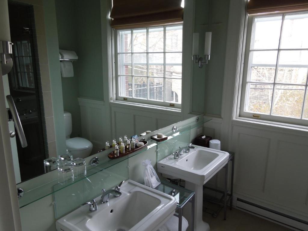 2 Bedrooms, Suite