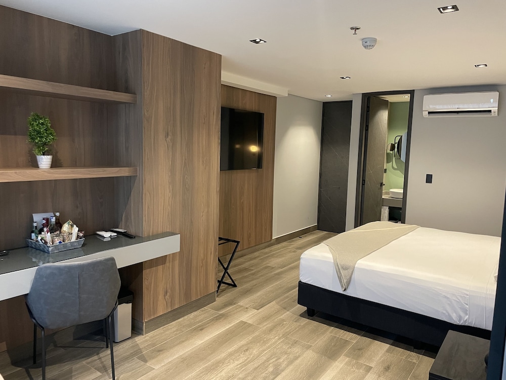 Junior, King Bed, Hotel Selis 2/3