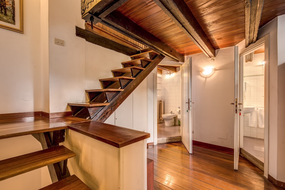 The House In Trastevere 28/48