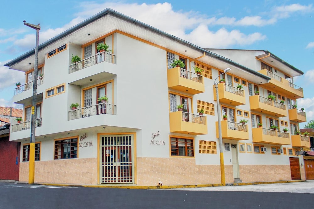 Acosta Hotel 5/55