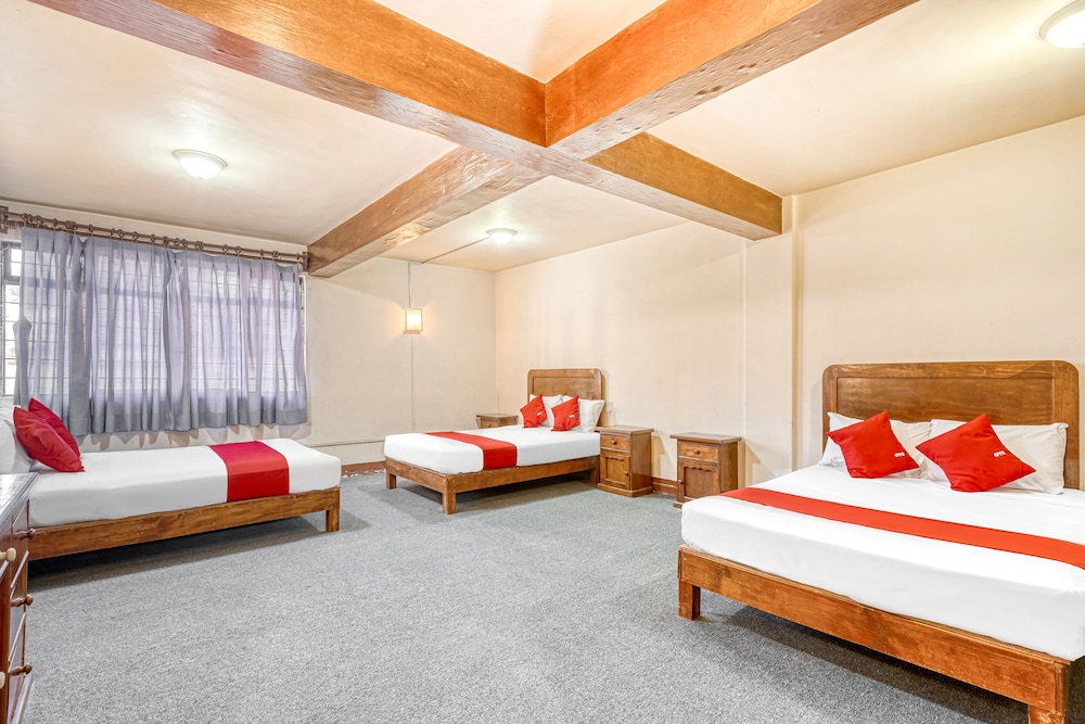 Standard, 3 Double Beds