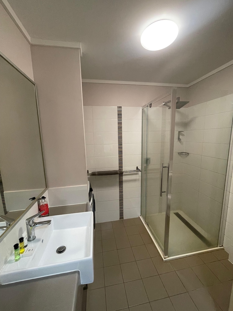 SPINIFEX HOTEL 35/39
